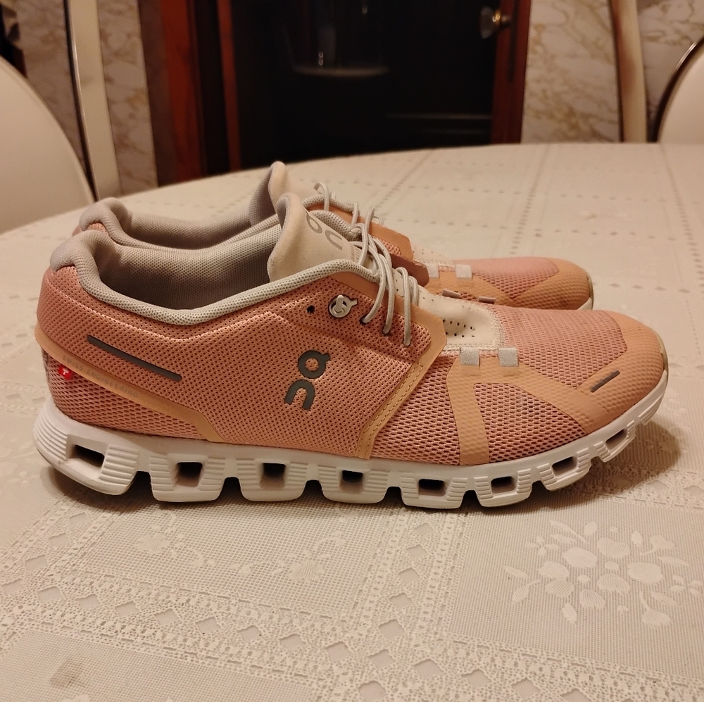 On Running Cloud 5 Rose Shell (W), Size 10 - image 7
